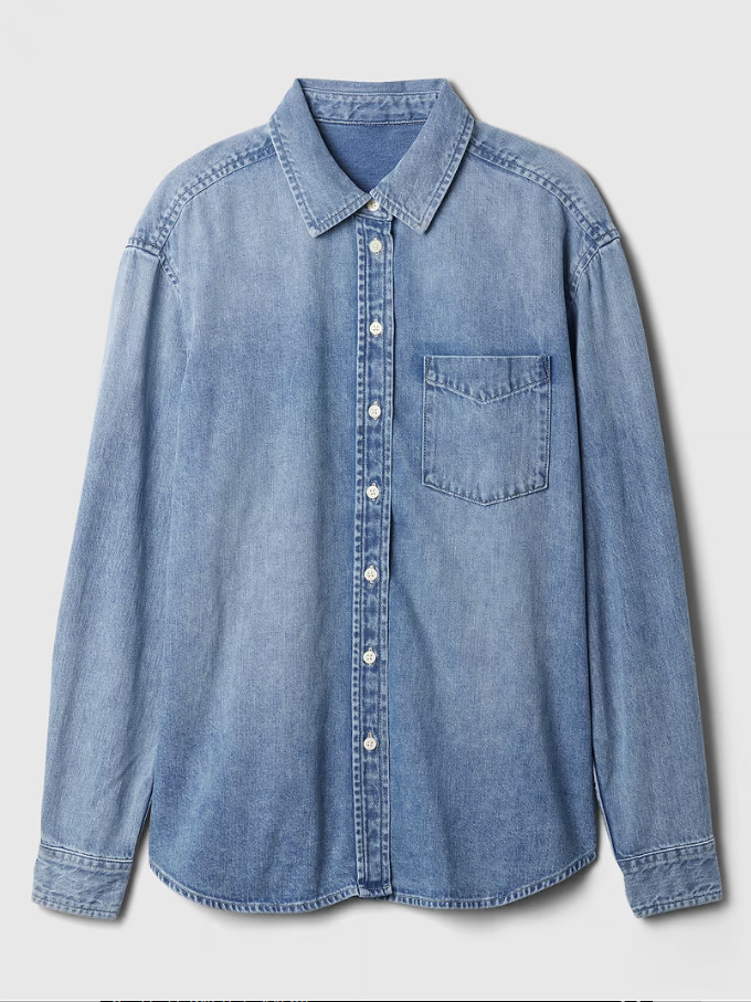 Gap Women’s Denim Big Shirt – Brand New. Free Shipping