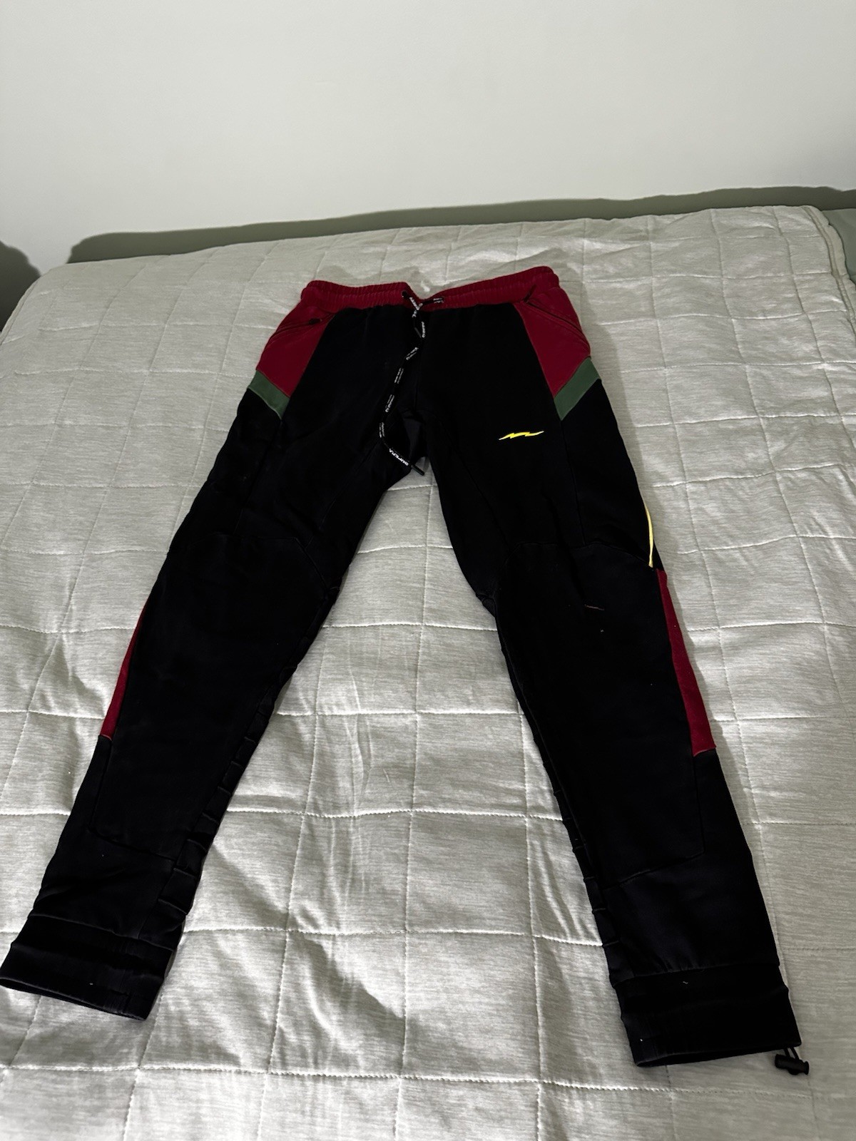 SUPERX Men’s Robin Jogger Pants Black/Red Colorblock Drawstring Elastic Waist M