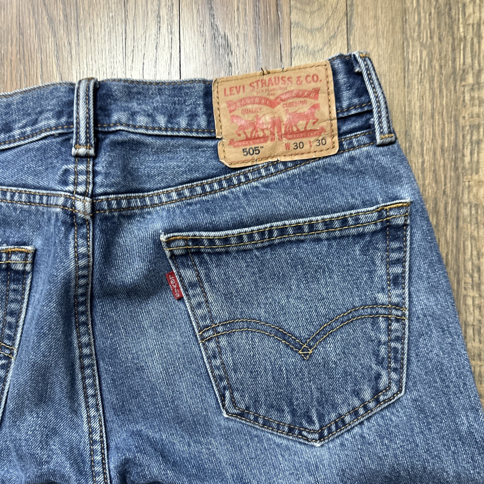 Levi’s 505 Regular Fit Jeans Straight Leg Medium Blue Zipper Fly Men’s SZ 30×30