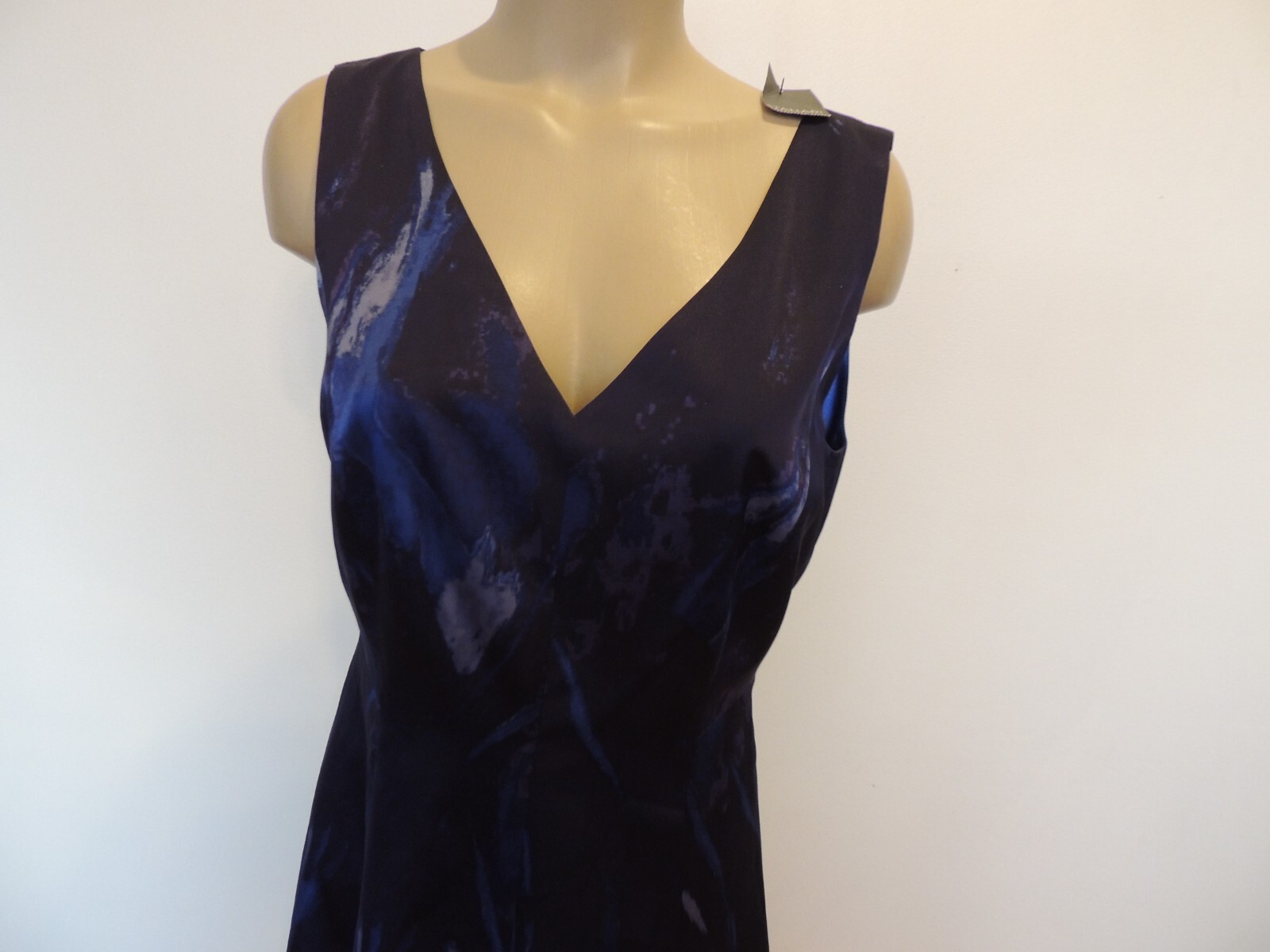 New Tahari size 10 shades of blue fit n flare sleeveless dress Spring & Summer