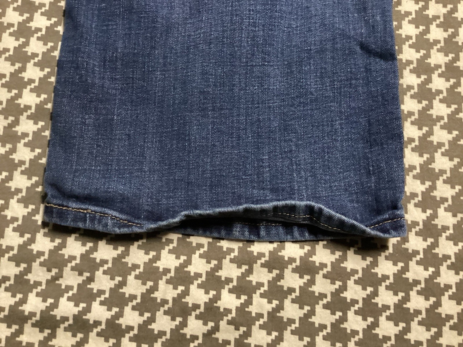 Levis Jeans Womens 26W M Blue Denim Classic Straight Leg Dark Wash