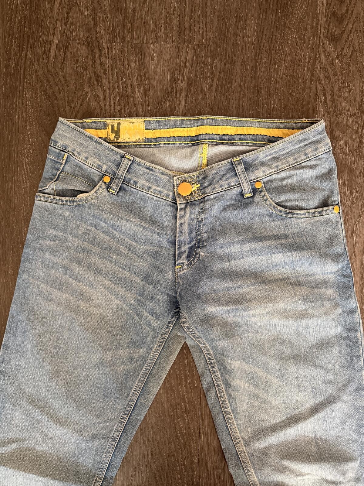 Vintage Levi’s Sykes Light Wash Denim Jeans Size 30×33