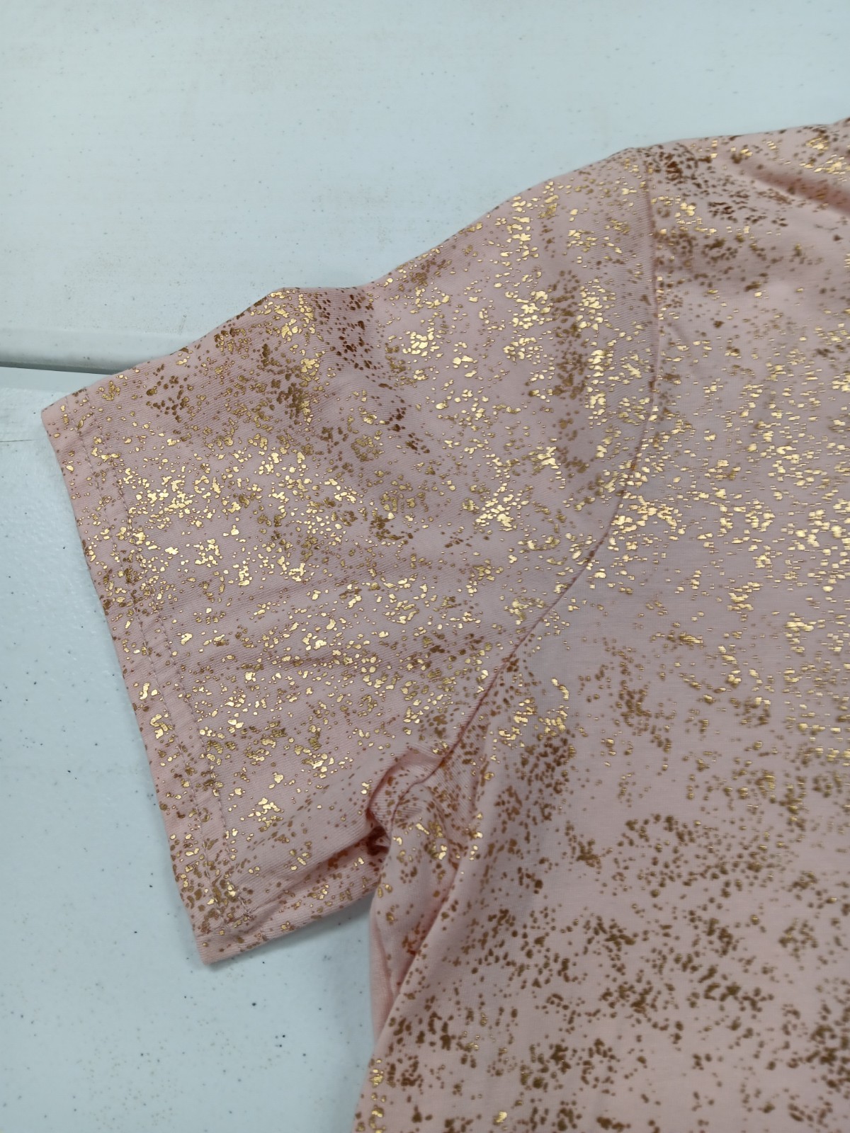 Woman’s Large Pink Short Sleeve Shirt Blouse Emily Daniels Gold Metallic Specks