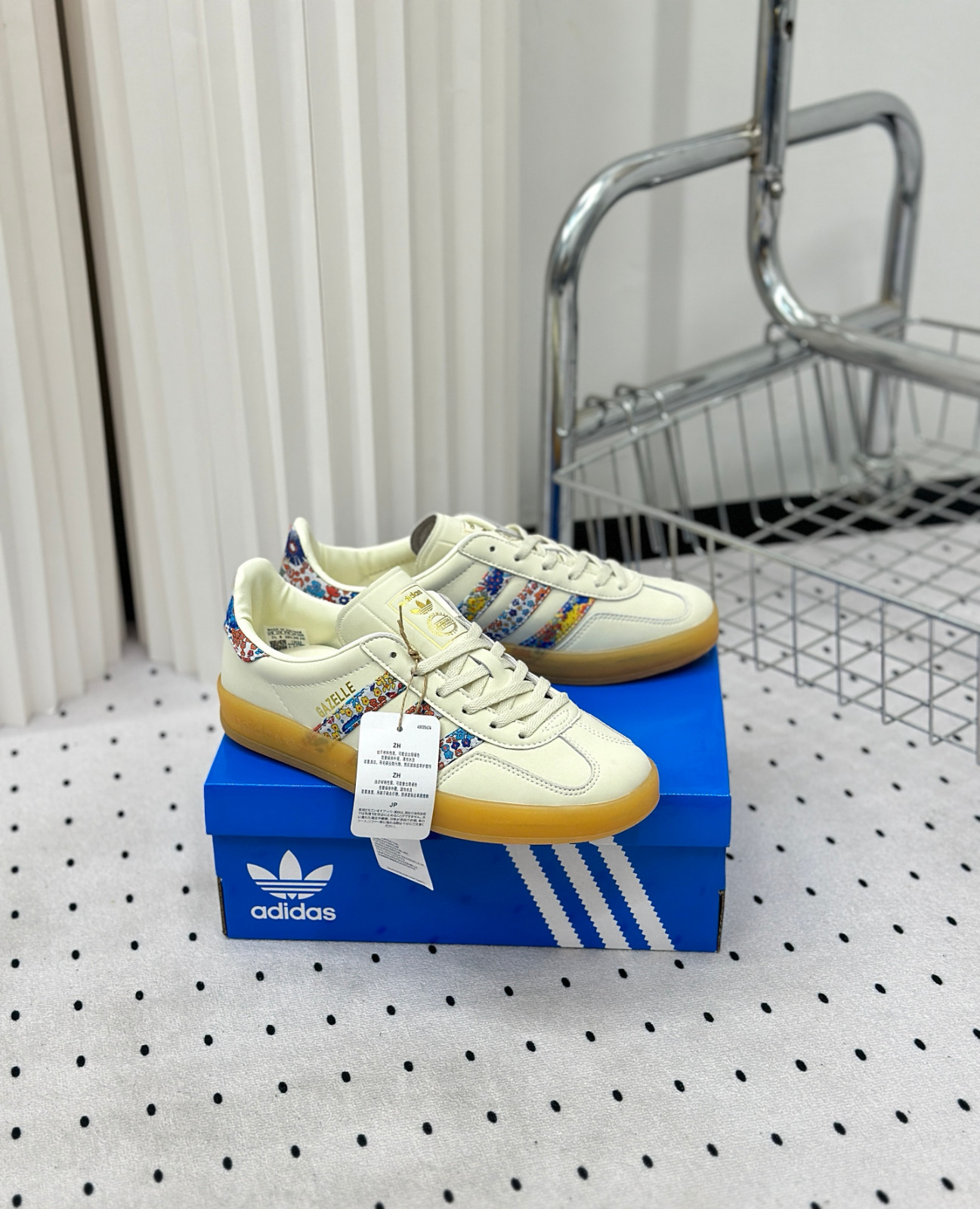 Liberty London x adidas Gazelle Indoor Floral Embroidery Off White JH7370 Women