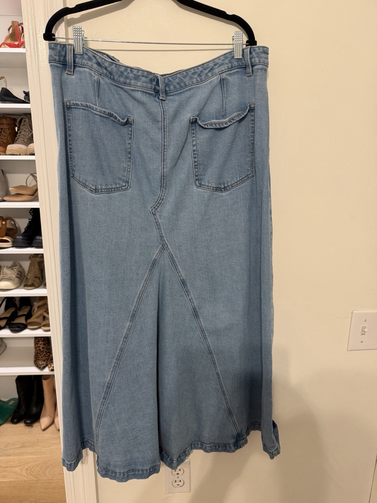 Banana Republic Women’s Denim Long Skirt with Front Slit Size 18 Boho