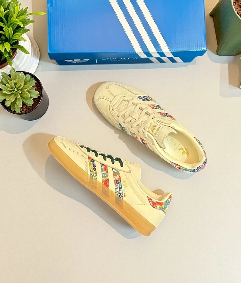 Liberty London x adidas Gazelle Indoor Floral Embroidery Off White JH7370 Women