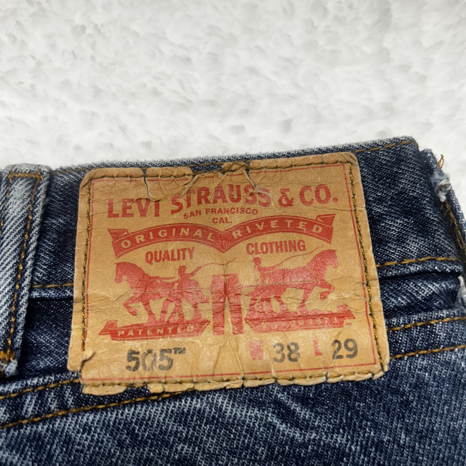 Levis 505 Jeans Mens 38 x29 (38×28) Straight Leg Medium Wash Blue Fly Zipper