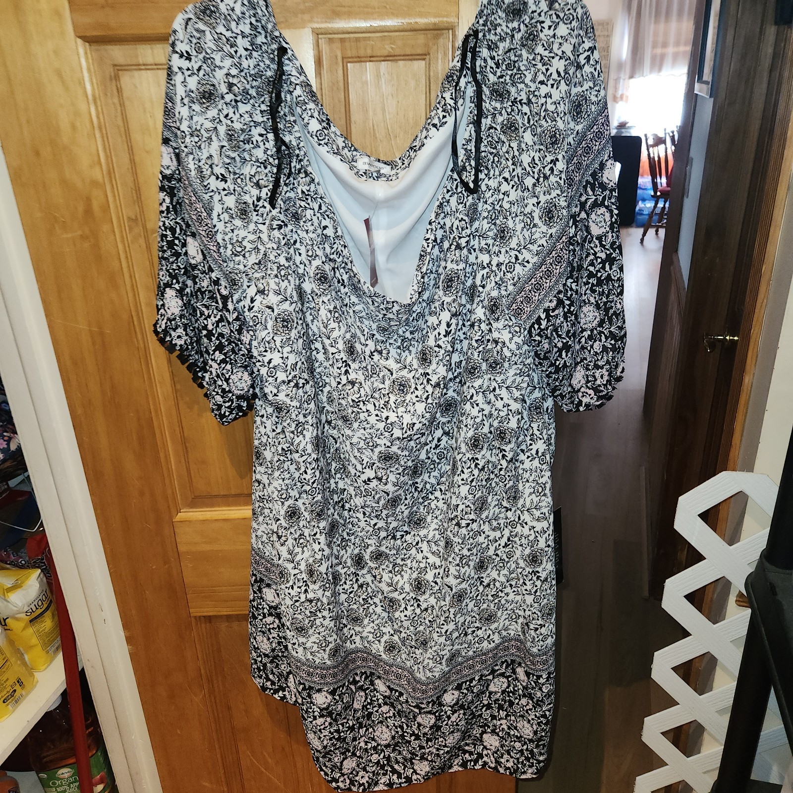 Avenue Black And White Floral Shift Dress Size 30/32 NEW W/ Tags