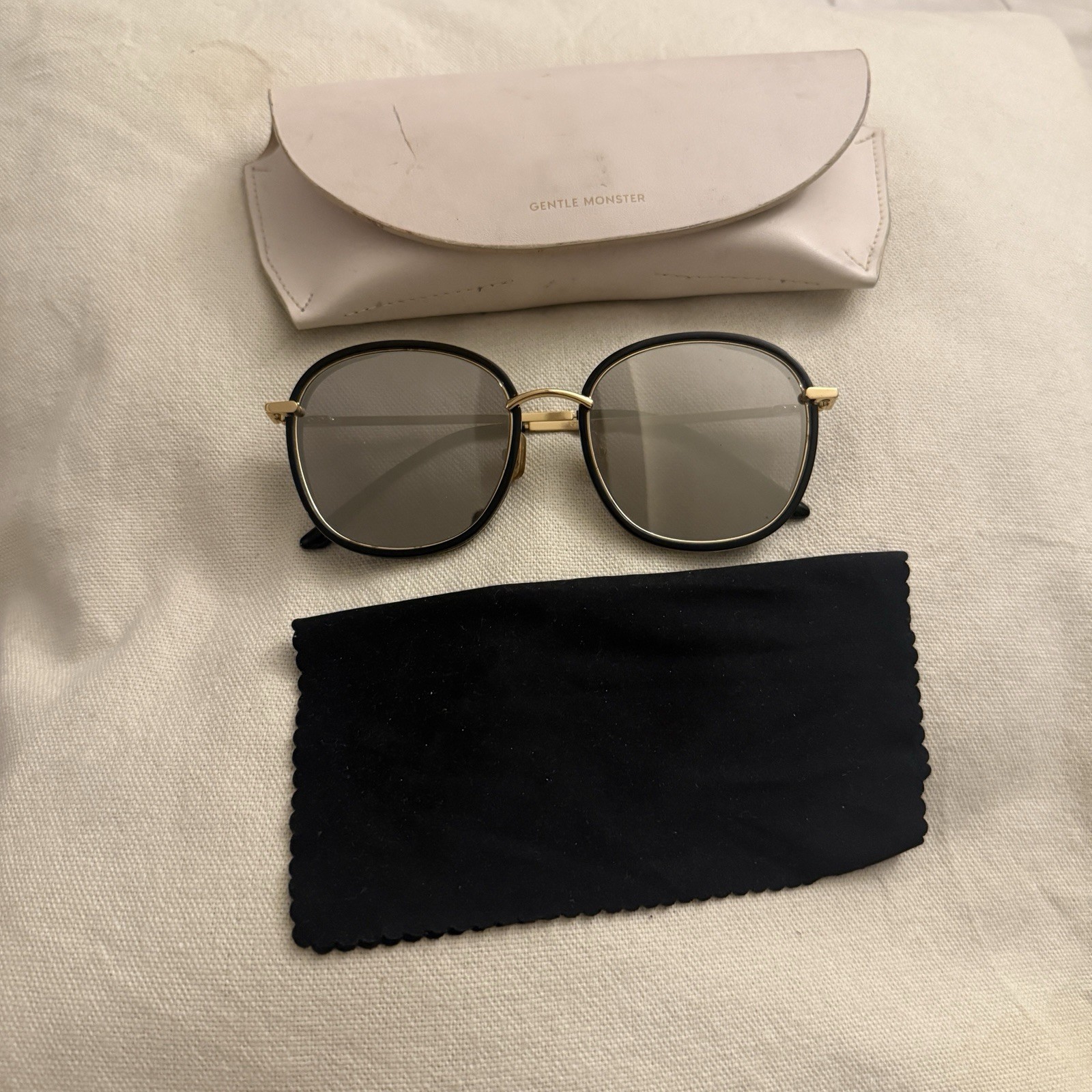 GENTLE MONSTER Ollie 01(M) – Oversized Black Mirrored Sunglasses