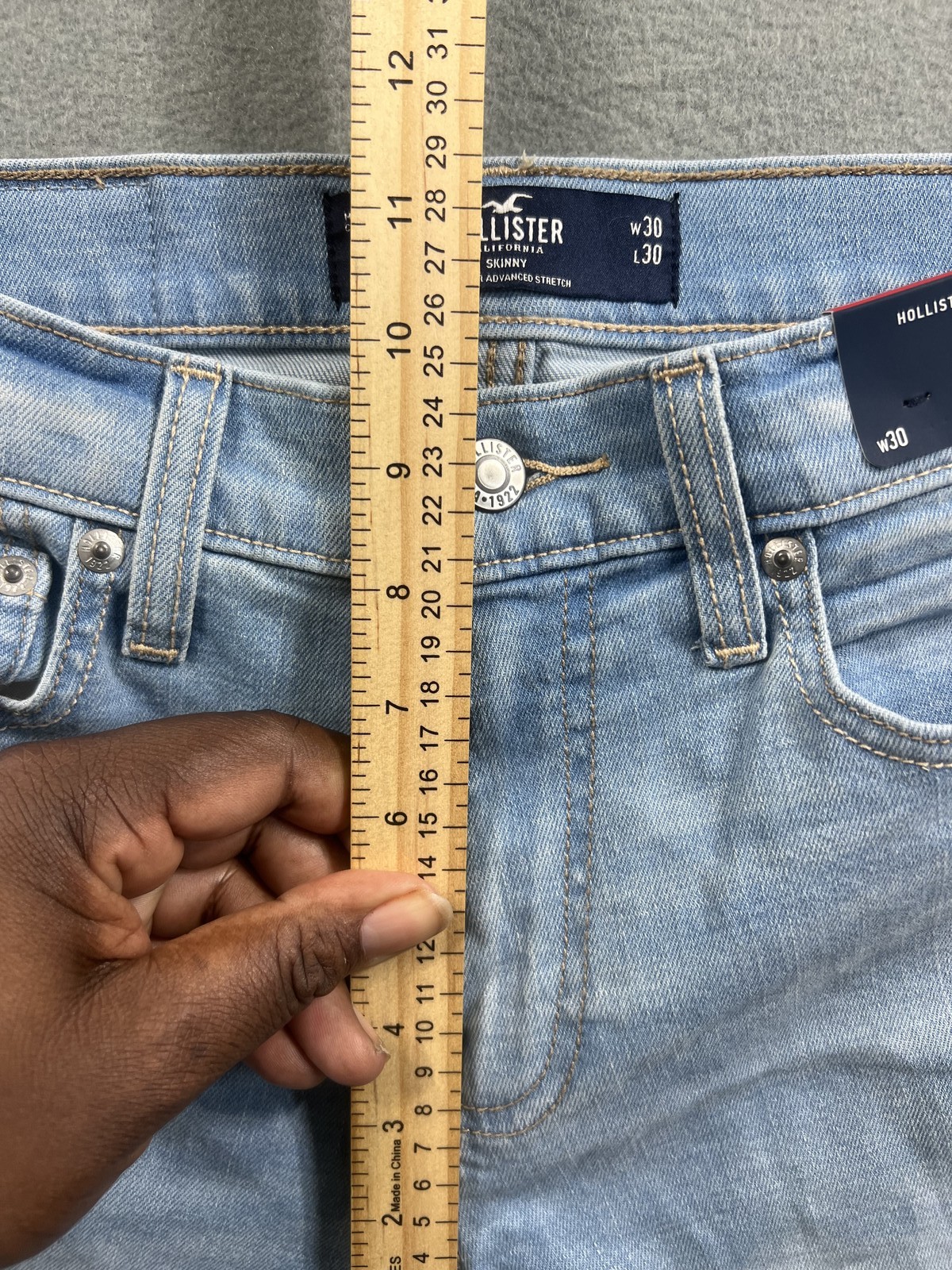 Hollister Men’s 30×30 Light Wash Skinny Jeans Advanced Stretch