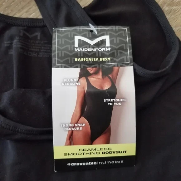 NWT Maidenform Black Seamless Smoothing Bodysuit Size Small