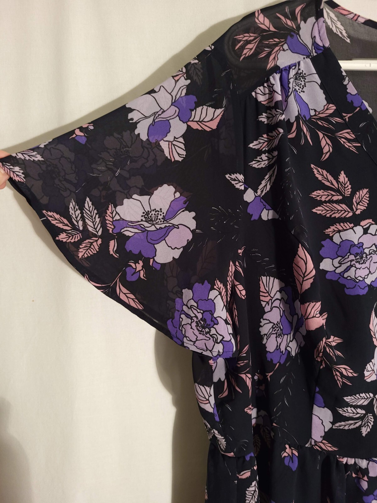 Lane Bryant-Black Purple Floral Flutter Sleeve Semi-Sheer Lined Peplum Top-20 2X
