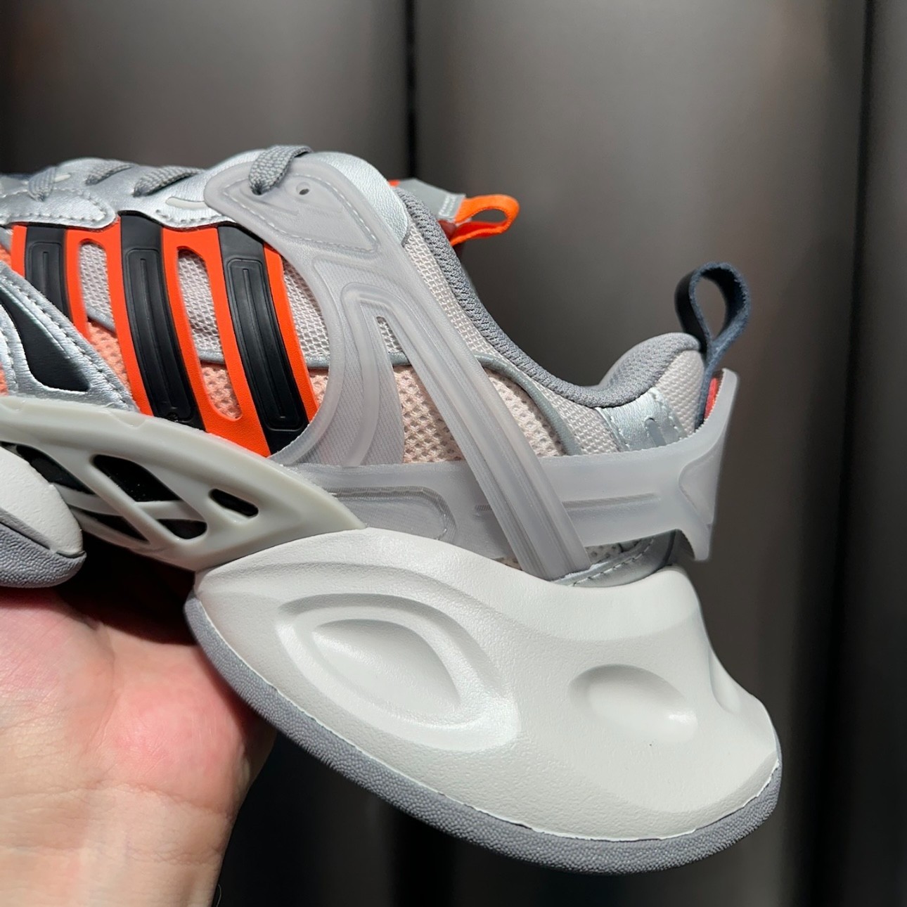 adidas XLG RUNNER DELUXE – JP 5763