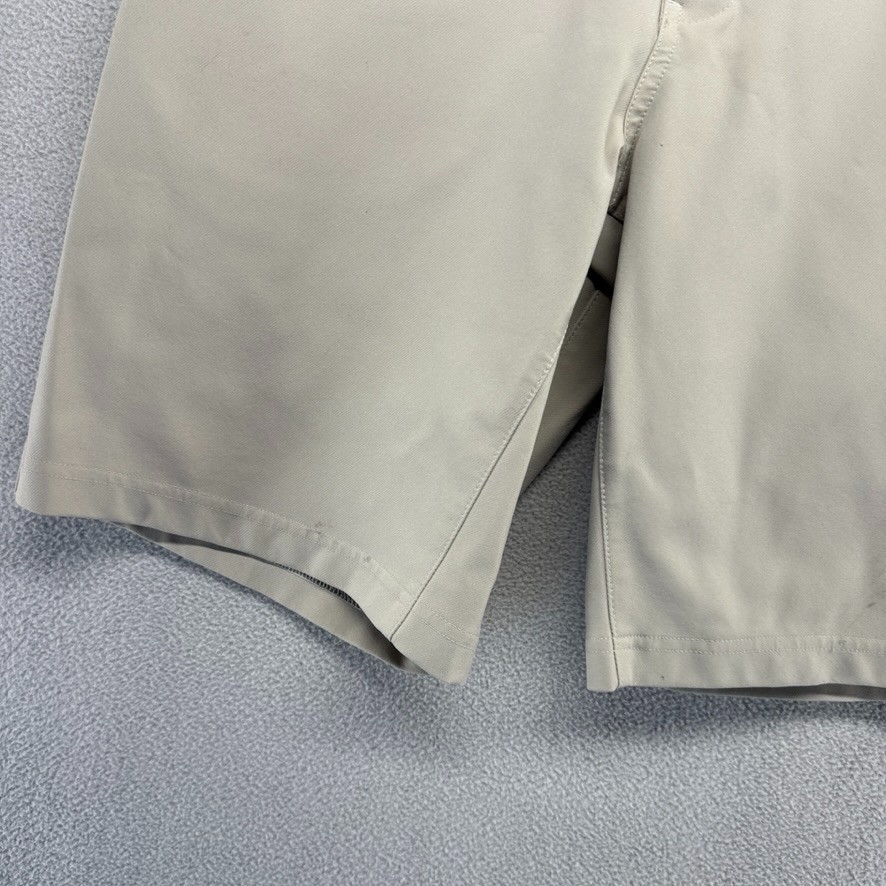 State and Liberty Shorts Men’s 32 FITS 30 Gray Beige Performance Golf Chino READ