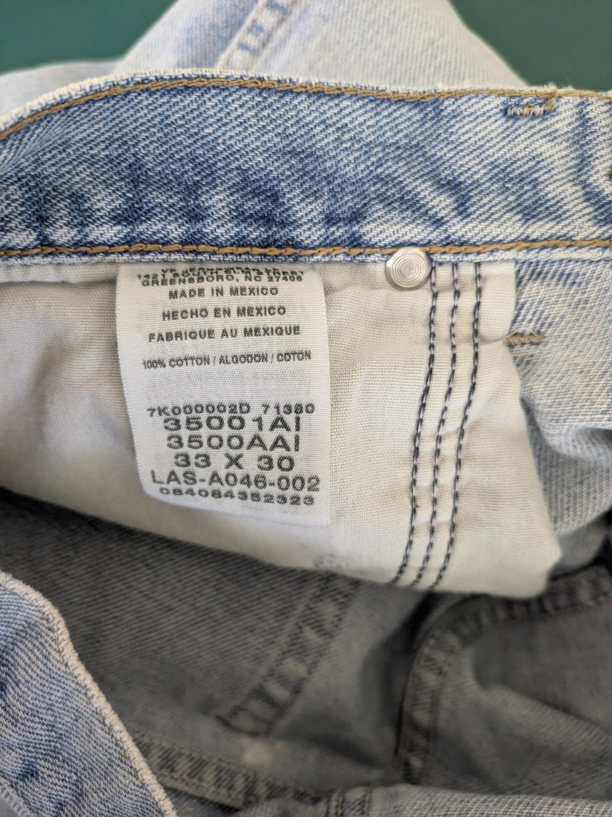 Wrangler 33×30 Vintage Distressed Light Wash