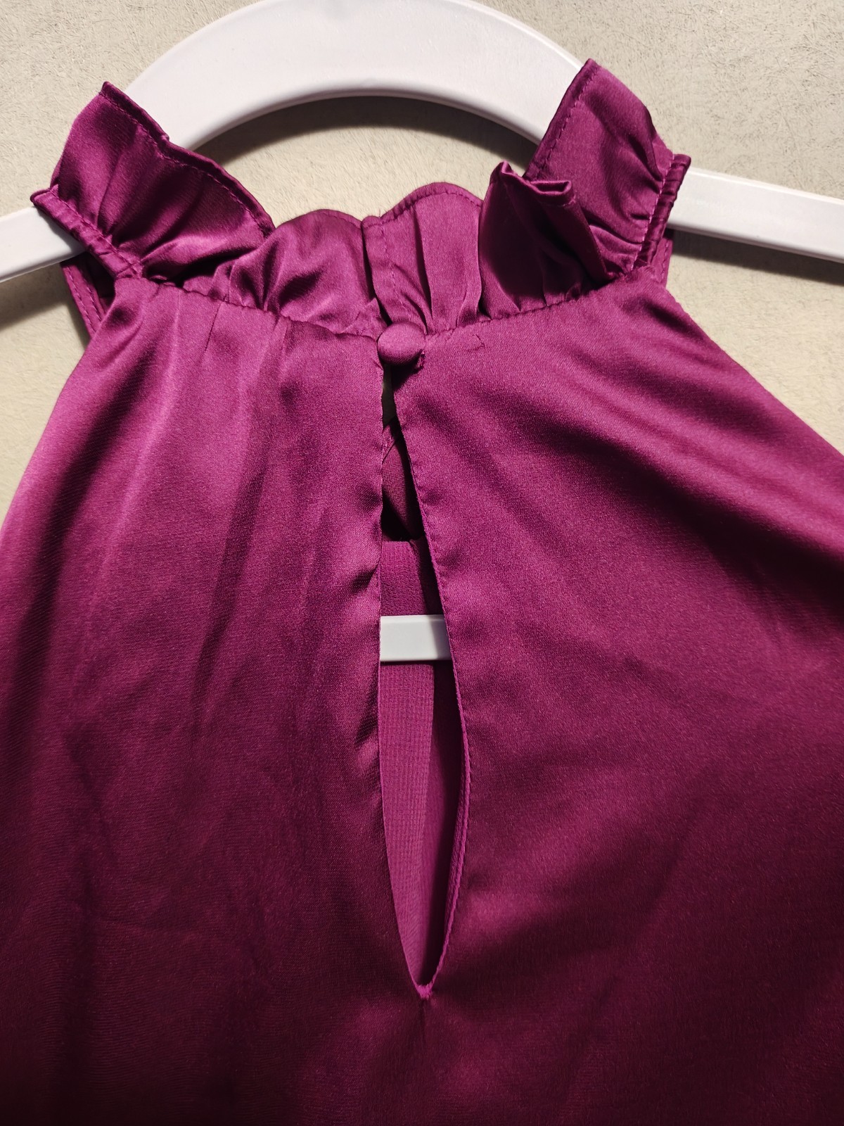 NWT White House Black Market FAB! Sleeveless Ruffle Neck Halter Tank Blouse 6
