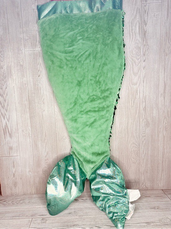 Nwt kids large sequin mermaid tail blanket dress up costume tail