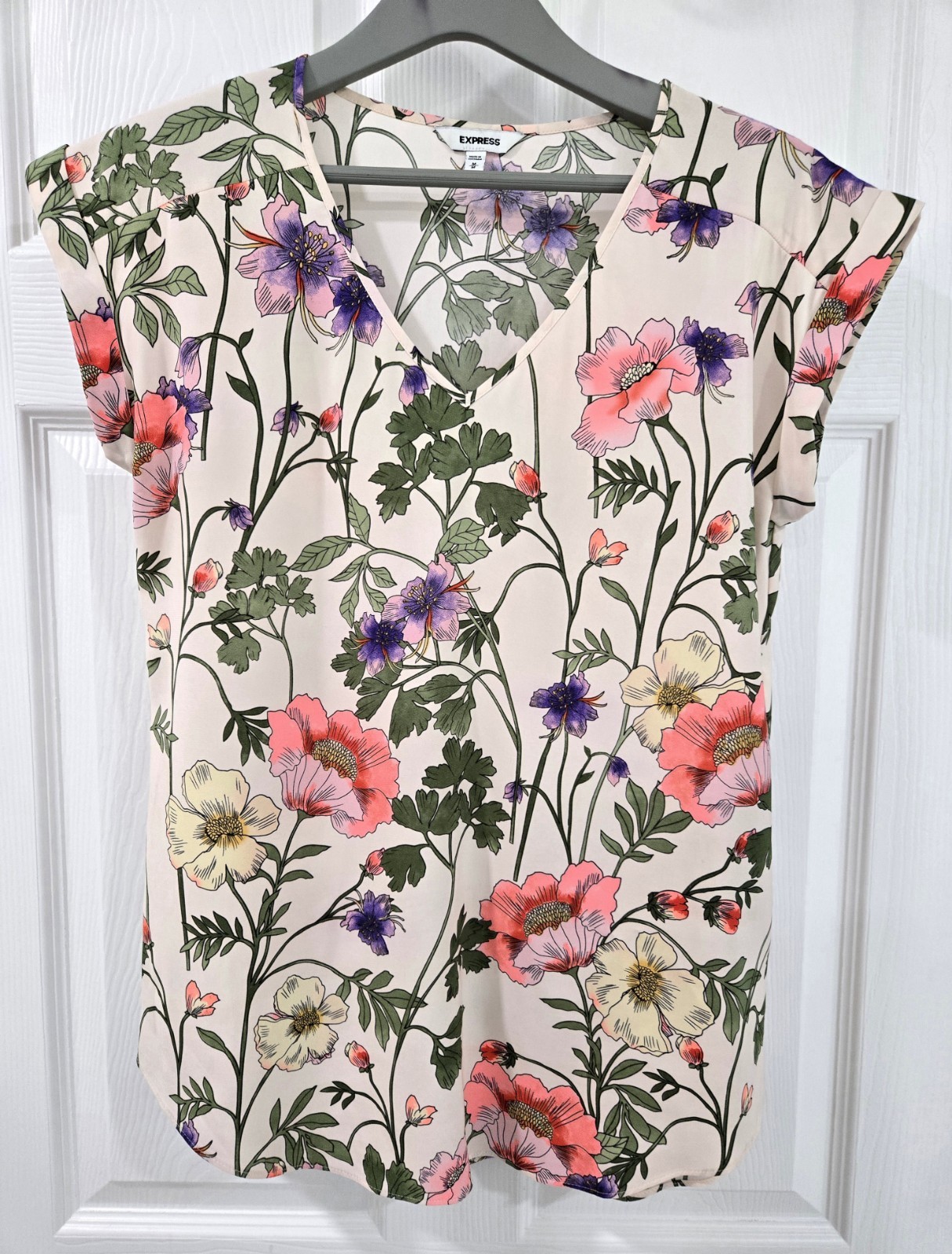 Express Gramercy V Neck Tee Blouse Floral Print Multi color Cap Short Sleeves M