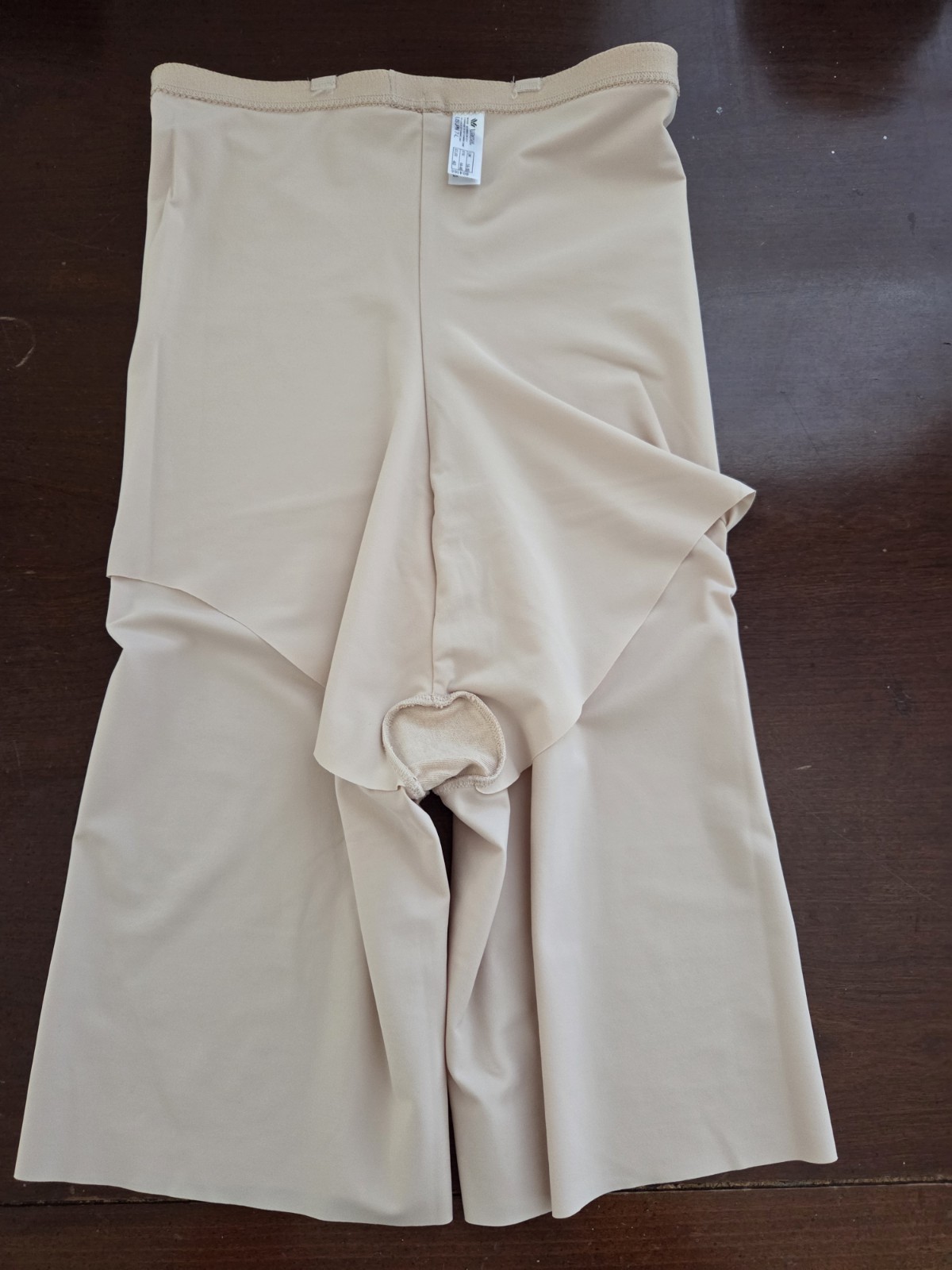 Wacoal Hi-waist / Mid-thigh Shorts Sz. L. Nude/Beige Shape Wear New