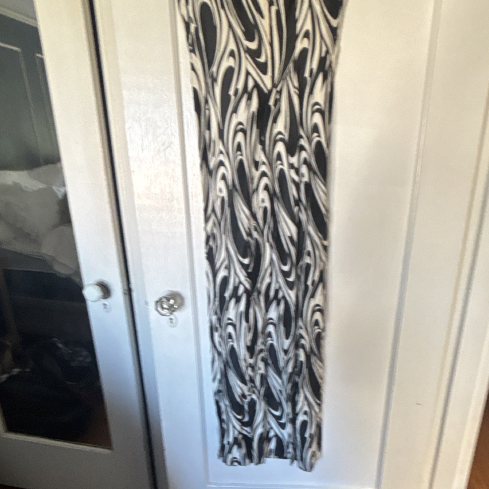 Women’s Black & White Abstract Print Short Sleeve Wide-Leg Jumpsuit