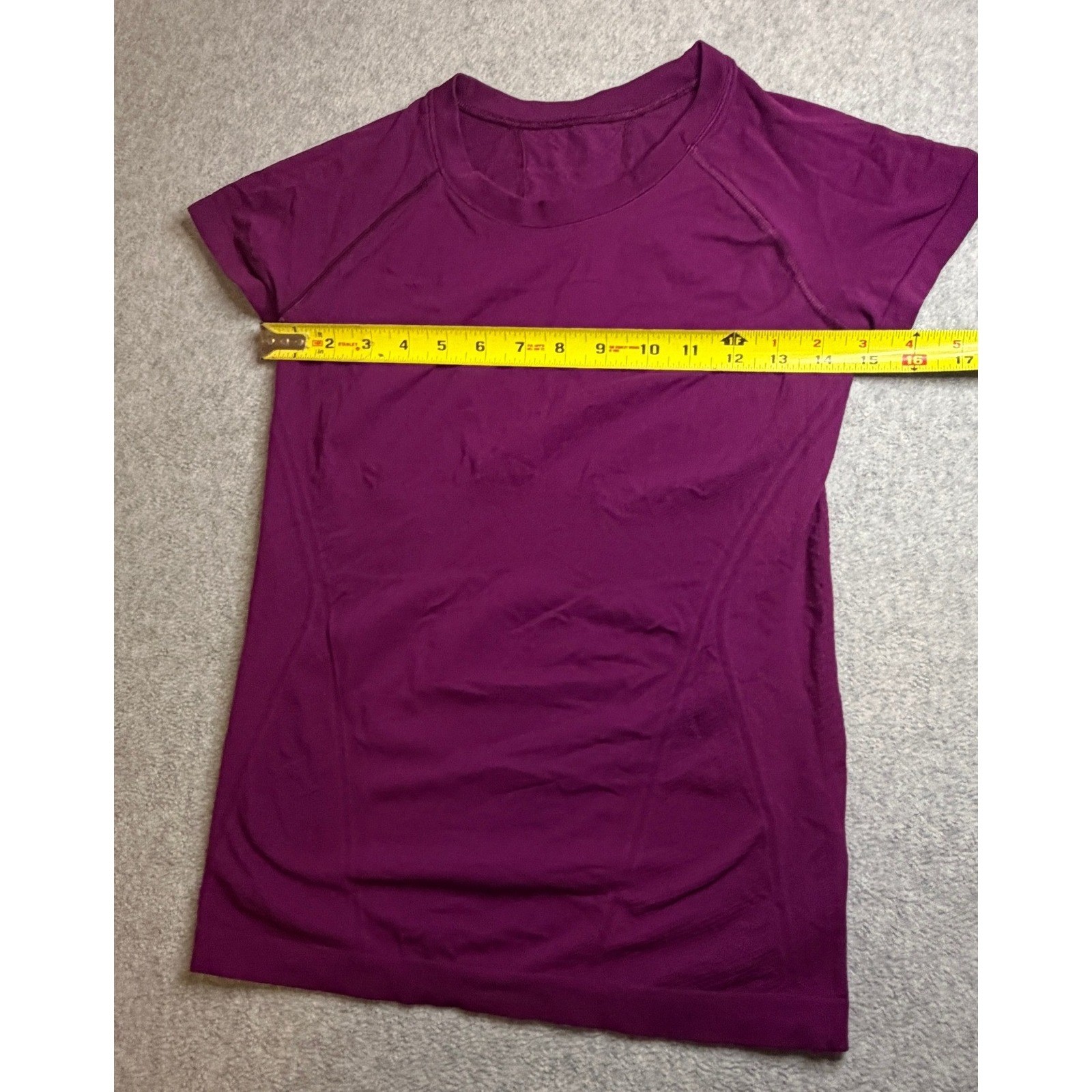 Athleta Momentum Seamless Short Sleeve Training Tee Berry Purple Womens Small