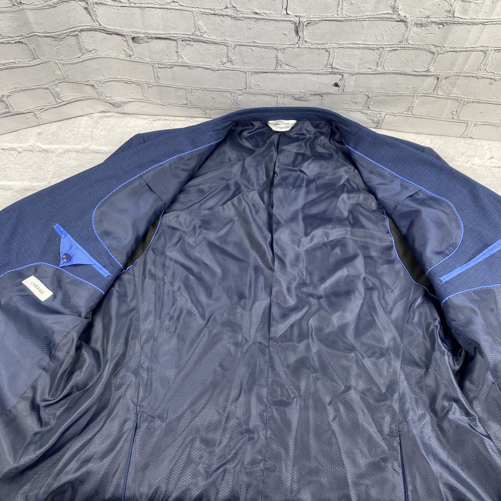 Lineage Men’s Sport Coat Blazer 50R Two Button Navy Rayon Poly Spandex Blend