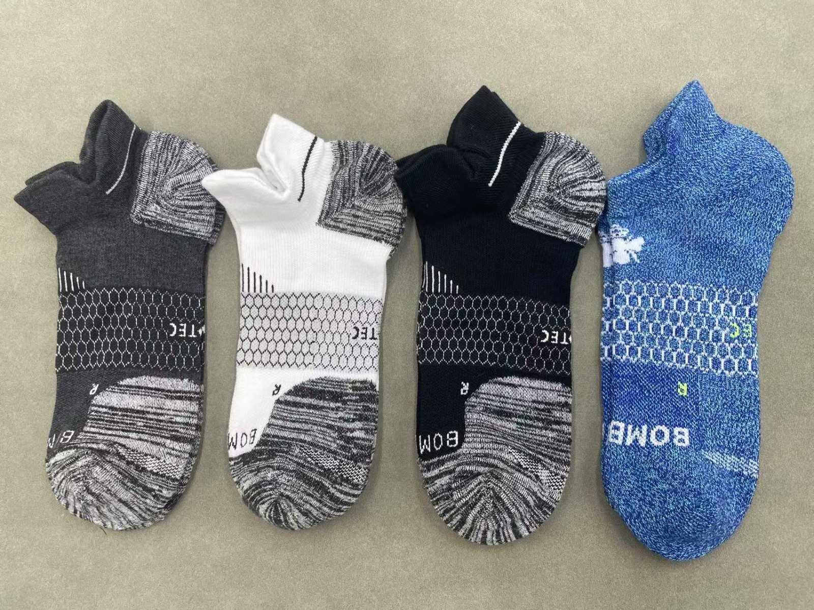 4 Pairs Bombas Men’s Running Performance Ankle Socks Size Large 9-13 4 color
