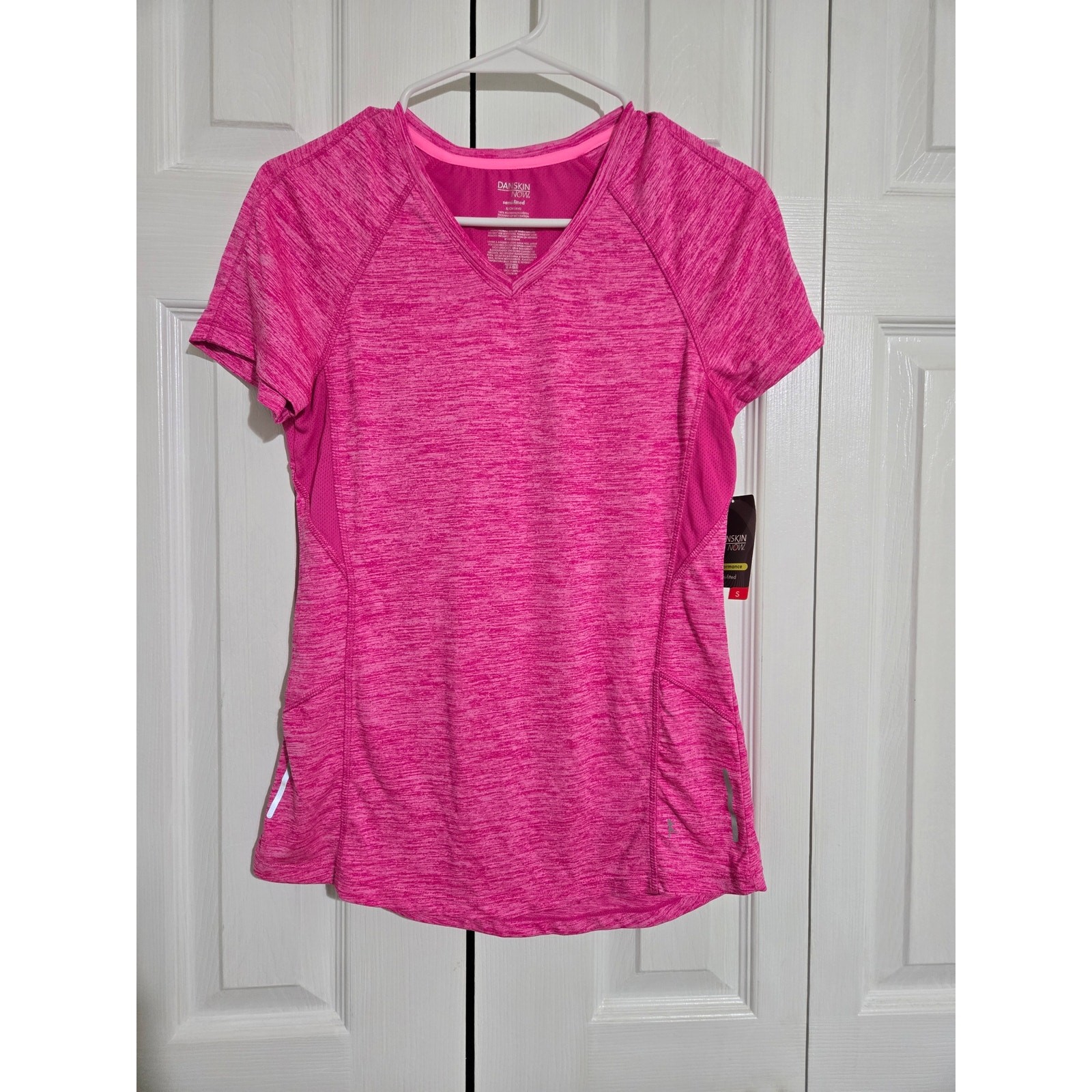 Danskin now small women’s pink semi fitted athletic tshirt New with tags