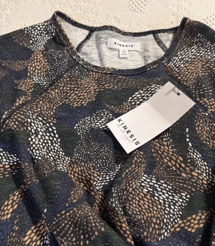 Kinesis Womens S Long Sleeve Top Spot Wave Print Athleisure Casual Blouse New