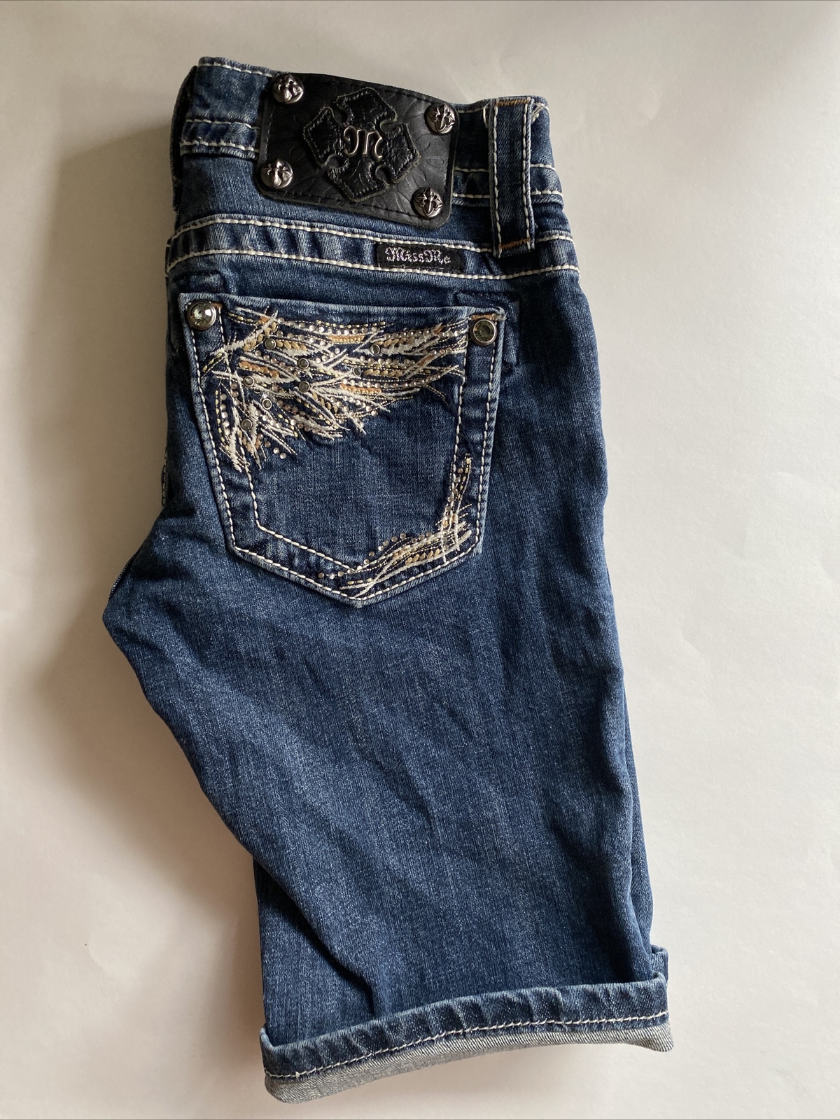 Miss Me Sz 24 Bermuda Bling Gems Silver Stitch Denim Shorts Med Wash 11 1/4 Inse