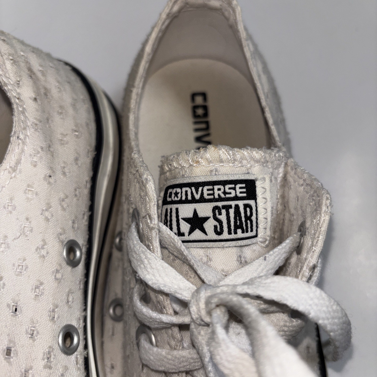 Converse all star Chuck Taylor Unisex 8.5 White Low Cut