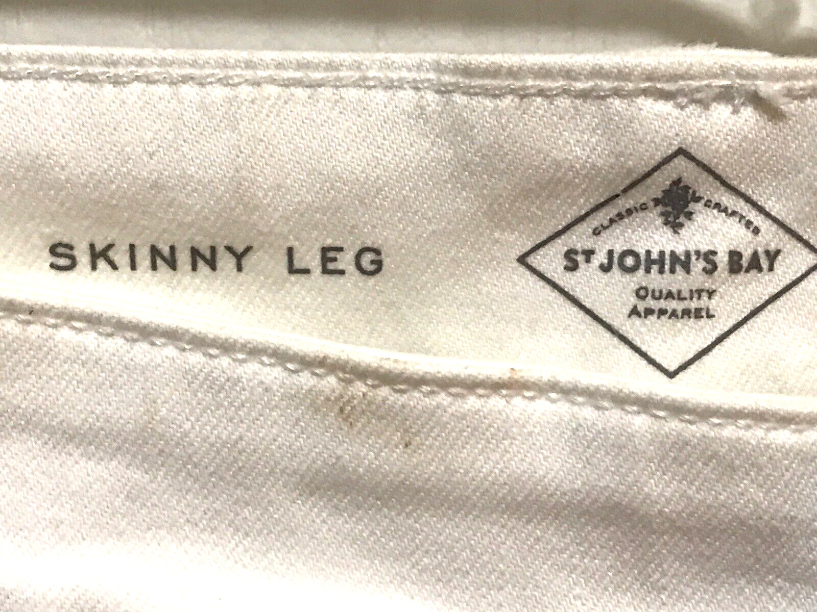 White Skinny Leg Pant Size 18W Pockets 78%Cotton/20%Poly/2%Spandex St John’s Bay