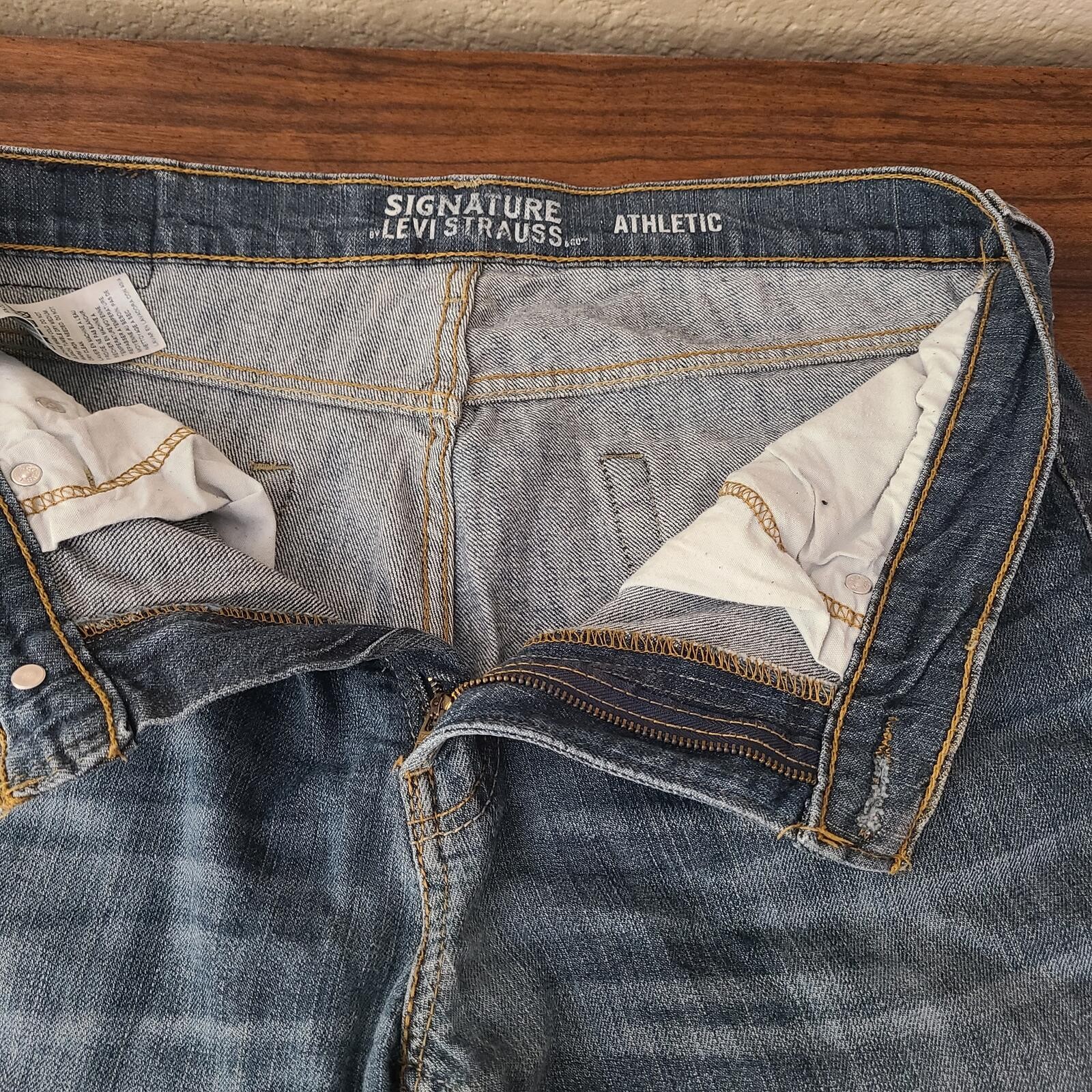 Signature Levi Athletic Fit Jeans 32×30 Mens Youth Student