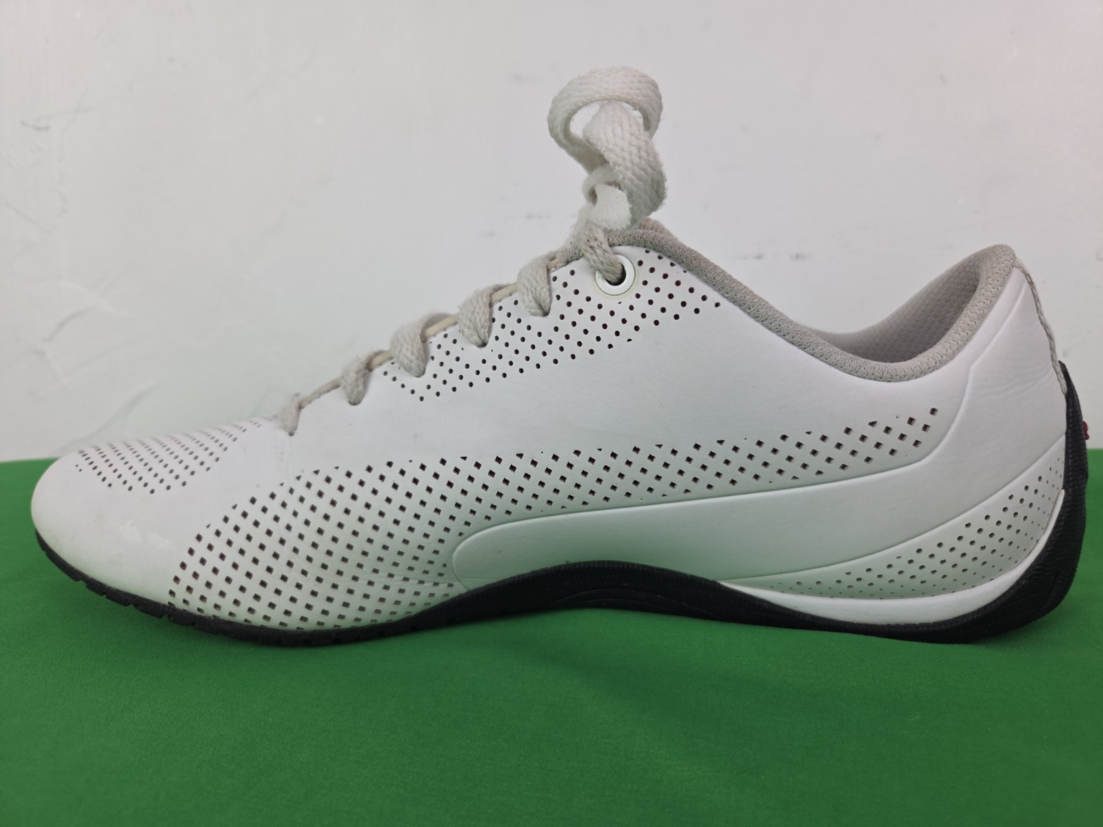 PUMA Ferrari Motorsport Driving Shoes Men’s Size 10 White Scuderia Ferrari