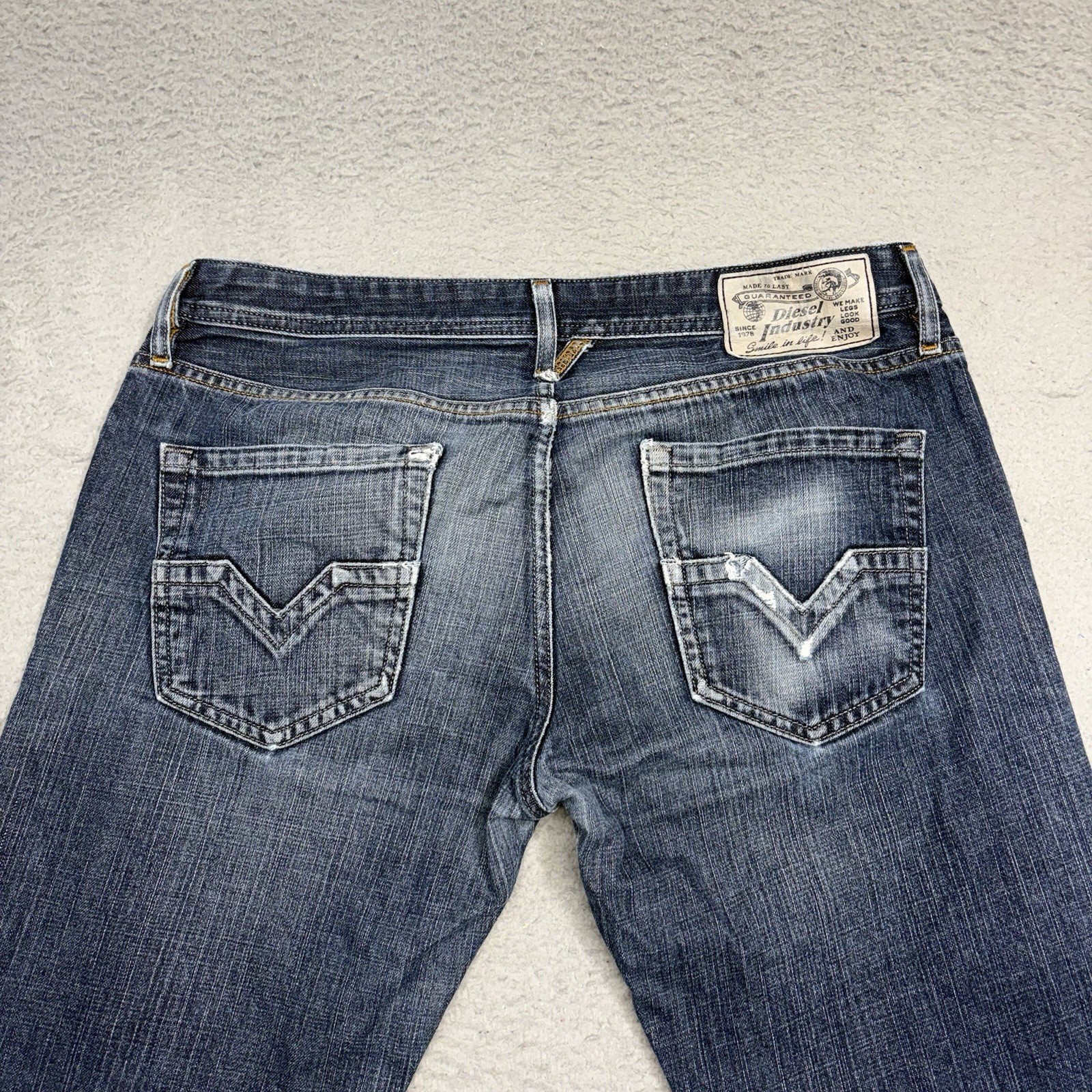 Diesel Larkee Jeans Mens 33×32 Regular Straight Leg Zip Fly Blue Denim Pants