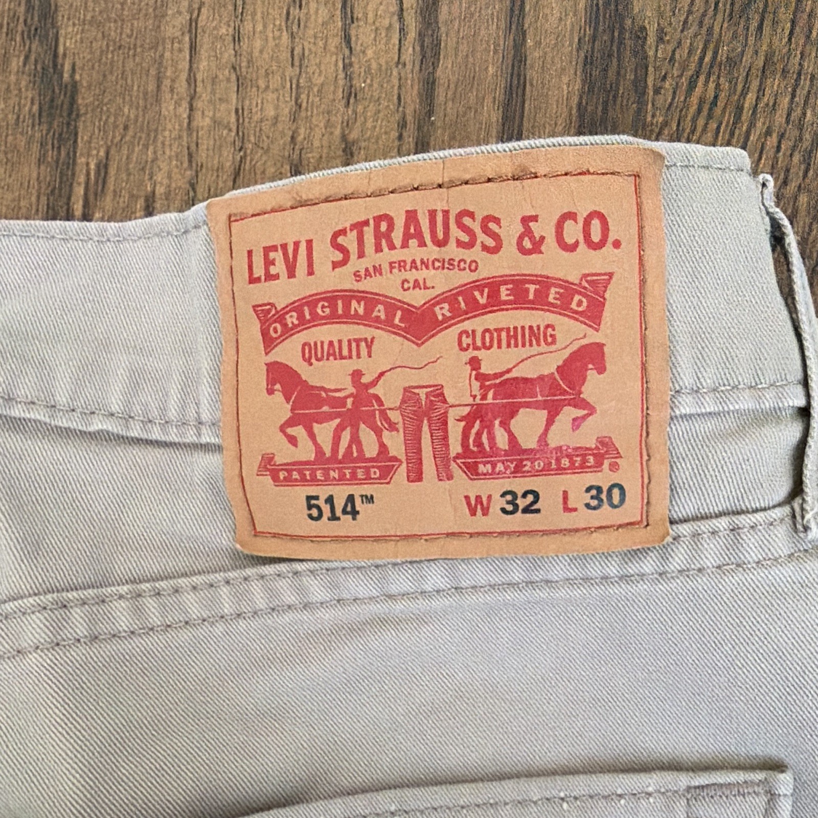 Levi’s Men’s Beige Straight Fit Jeans
