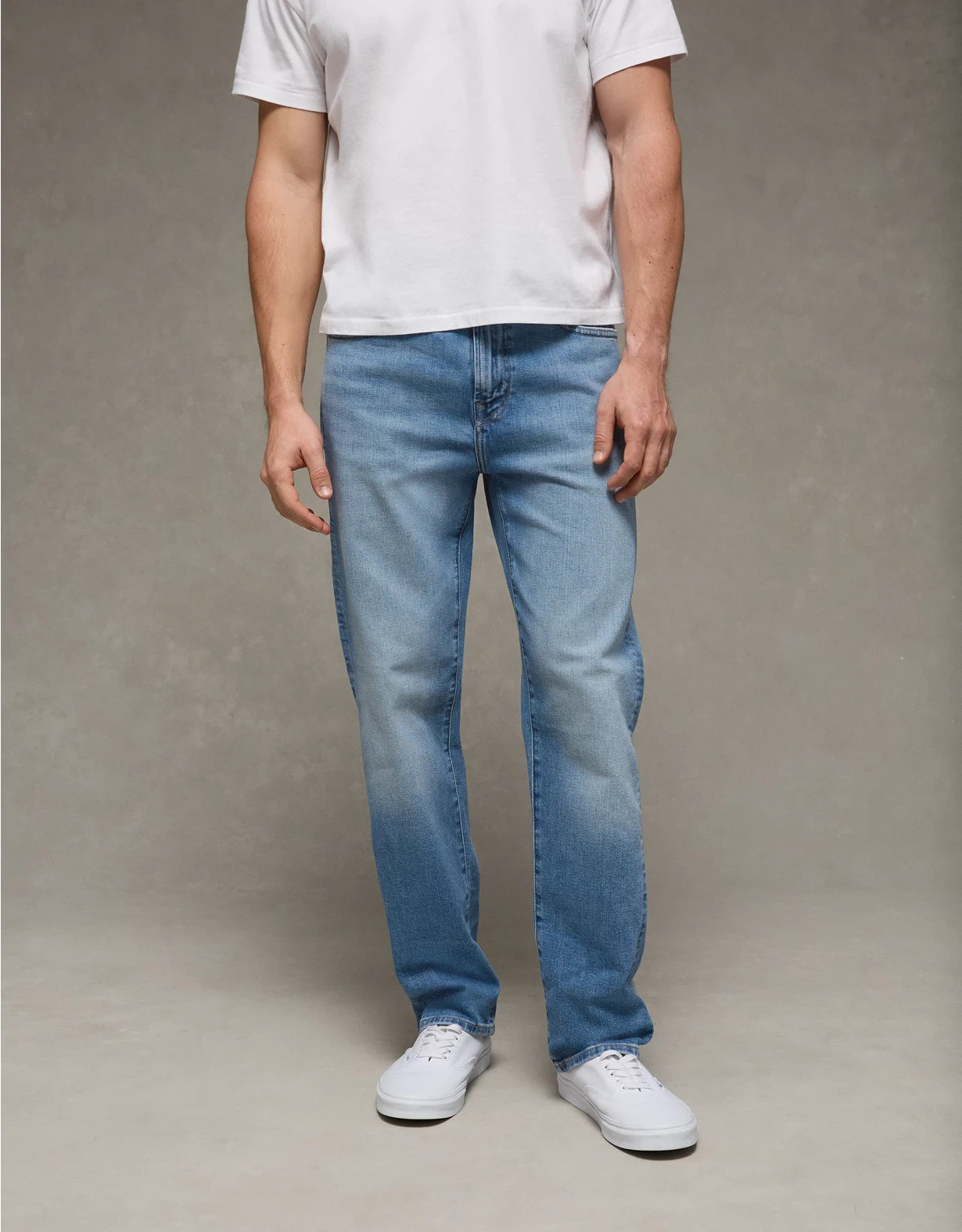 American Eagle mens jeans size 33 x 30 med wash next level stretch slim straight