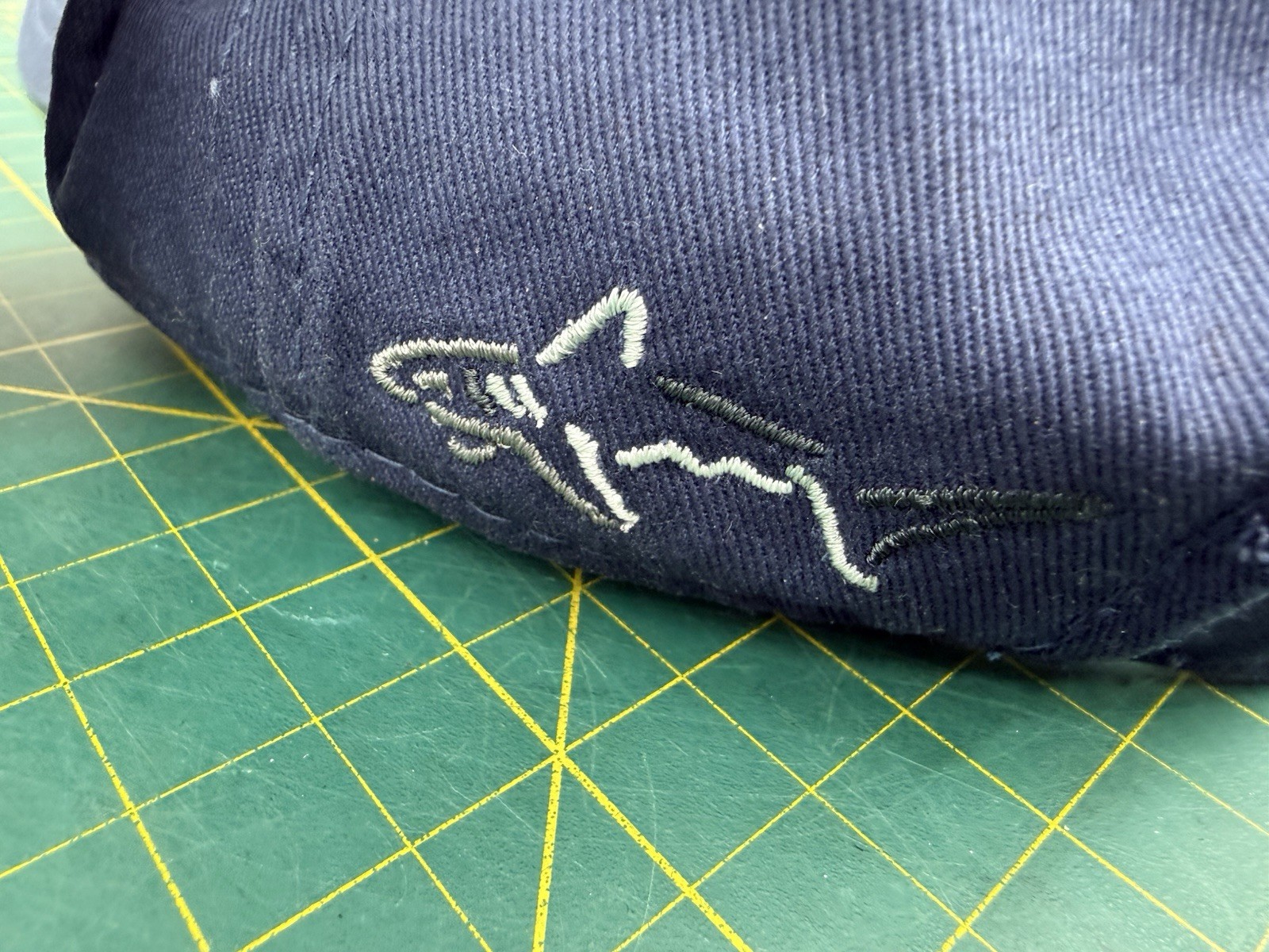 Greg Norman Dark Blue Embroidered Shark Logo Strapback Golf Hat Cap – New!