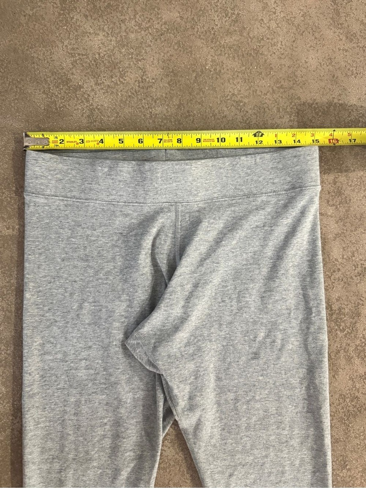 Nike Women’s Gray Cropped Leggings White Swoosh Cotton Blend Size Large