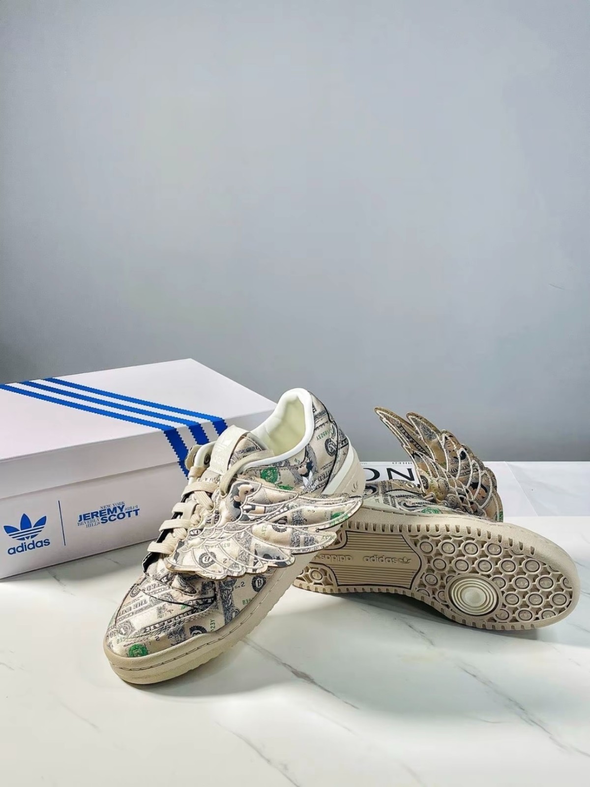 Jeremy Scott x adidas originals Forum Low Wings Money GX6393