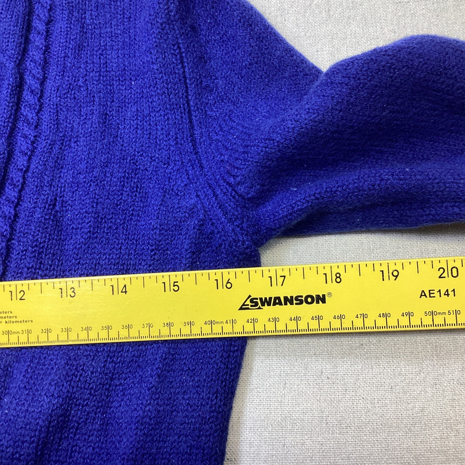 Eddie Bauer Sweater Women’s S Blue 100% Merino Wool V-Neck Cable Knit Classic