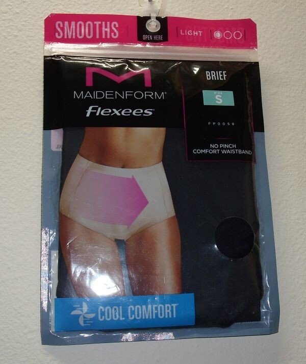 Maidenform Flexees Smooths Brief ~ Size S FP0058 ~ Black ~ Cool Comfort Light