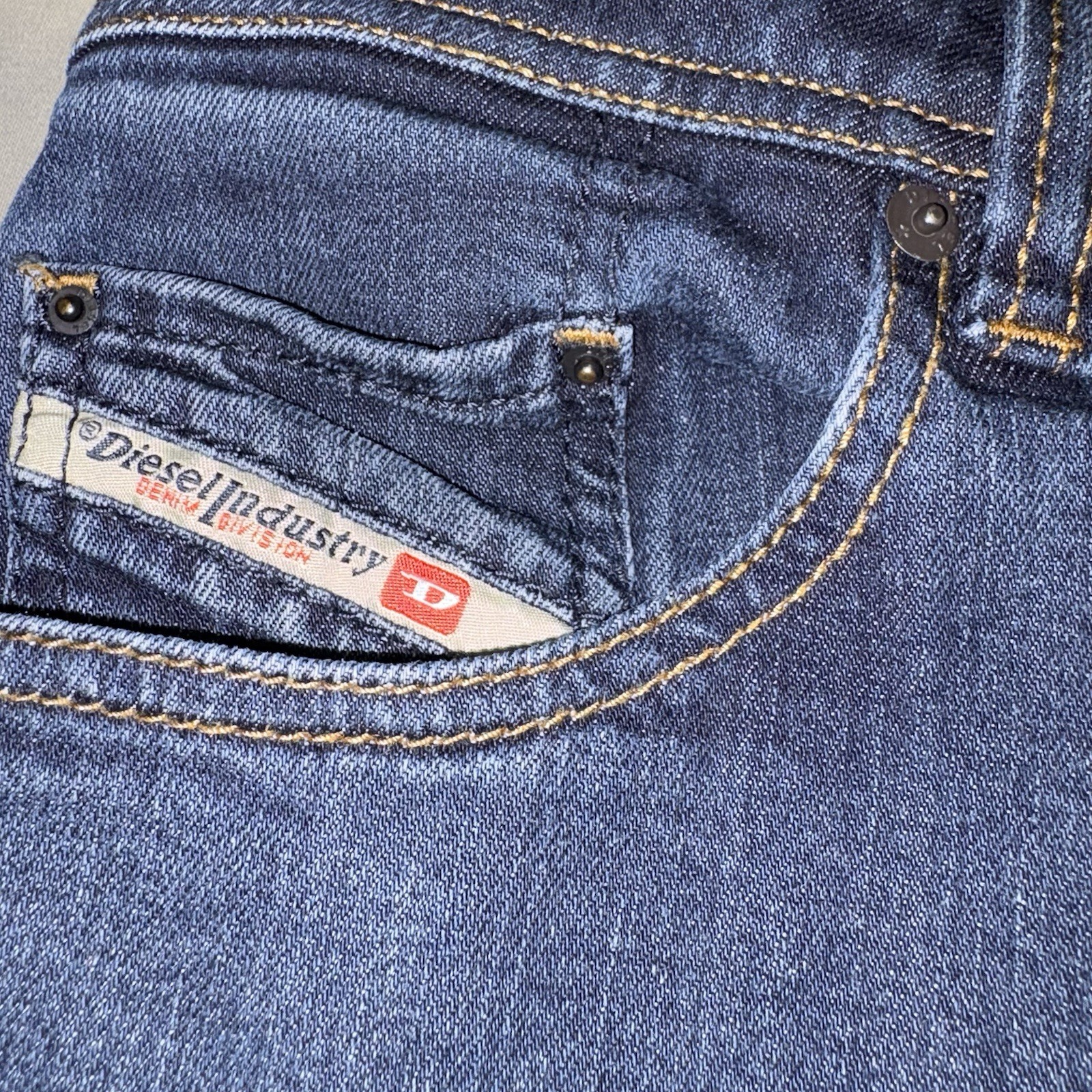 Diesel Larkee Relaxed Jeans Mens Fits 32.5×31.5 Tagged 32x 32 Straight Leg Denim