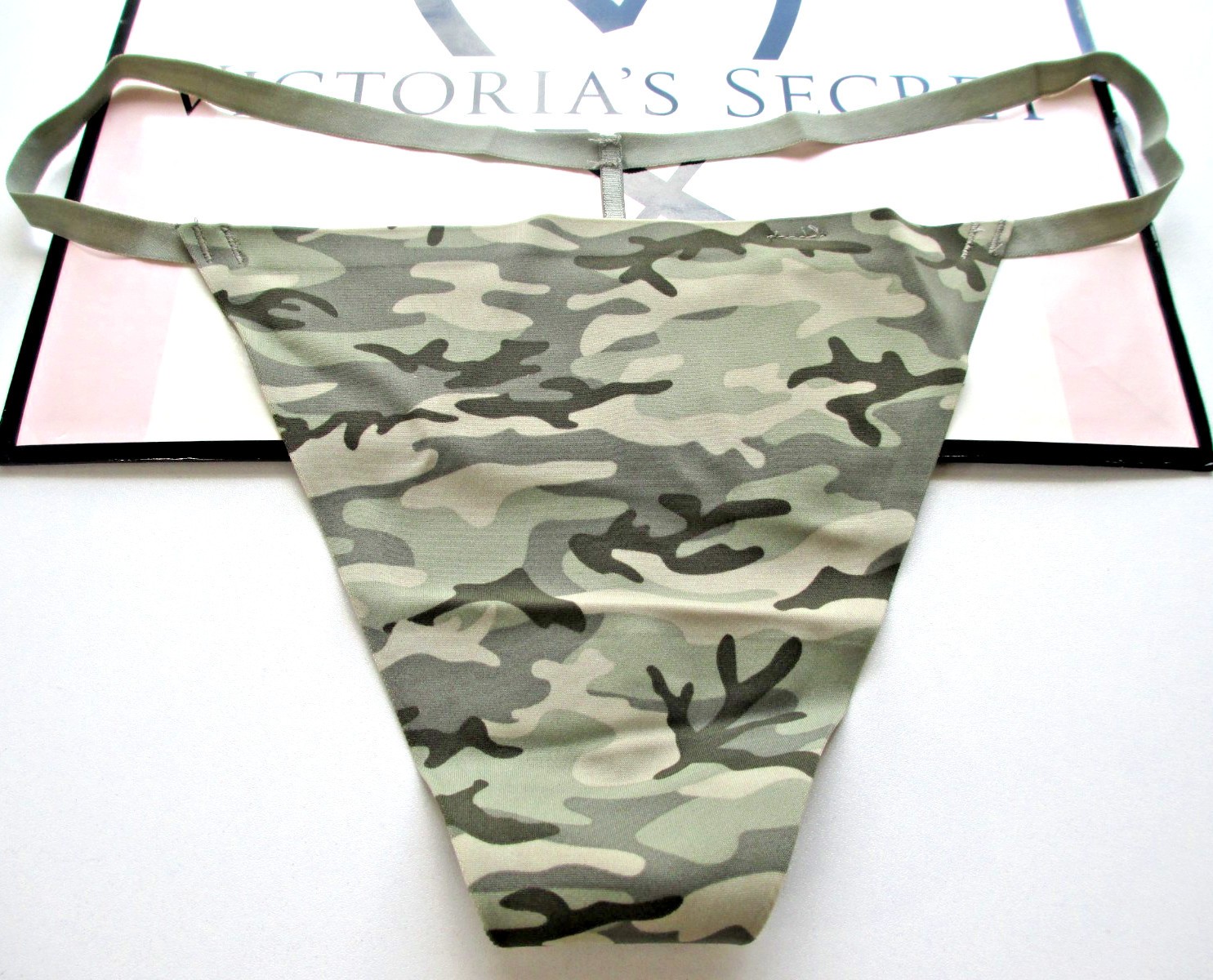 Victoria’s Secret PINK – M No-Show Camo V-String Panty – Camouflage Thong Medium