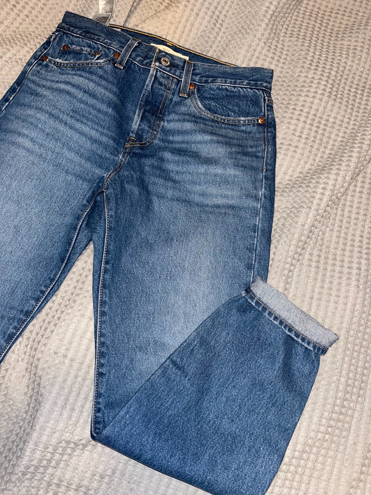 Levi’s Premium Wedgie Icon Ankle Jeans Women’s W27, High Rise, Blue Denim.