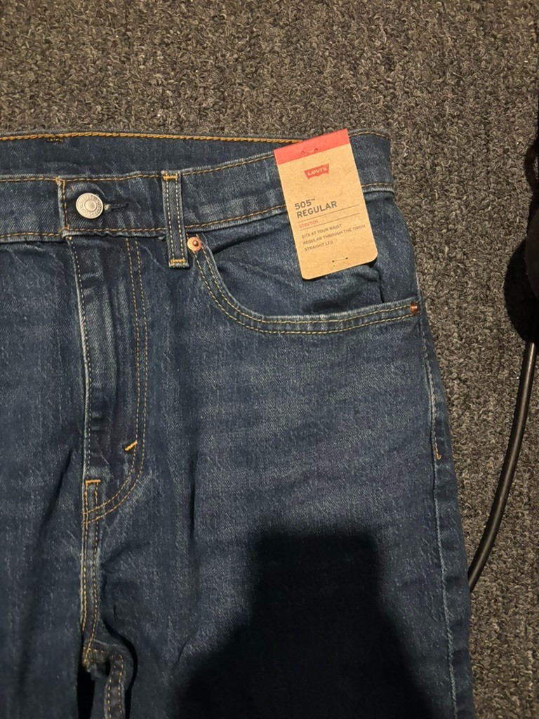 Levi’s 505 Regular Fit Jeans Men’s Size 34×29 Blue Denim Straight Leg NWT