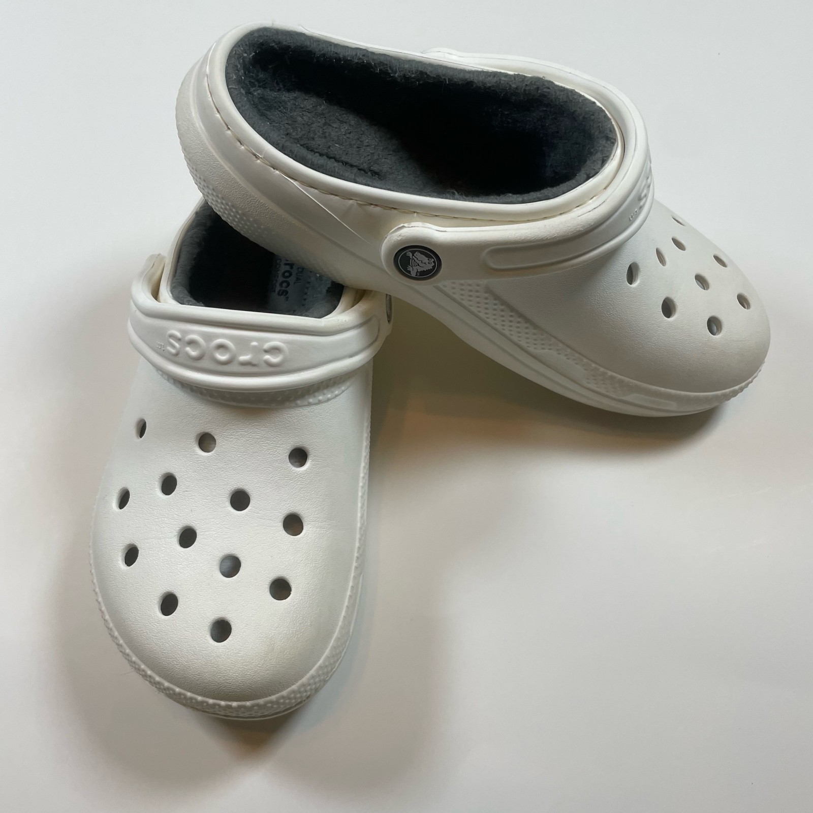 Crocs Unisex-Adult Classic Lined Clog White/Grey US Men’s 4 Women’s 6