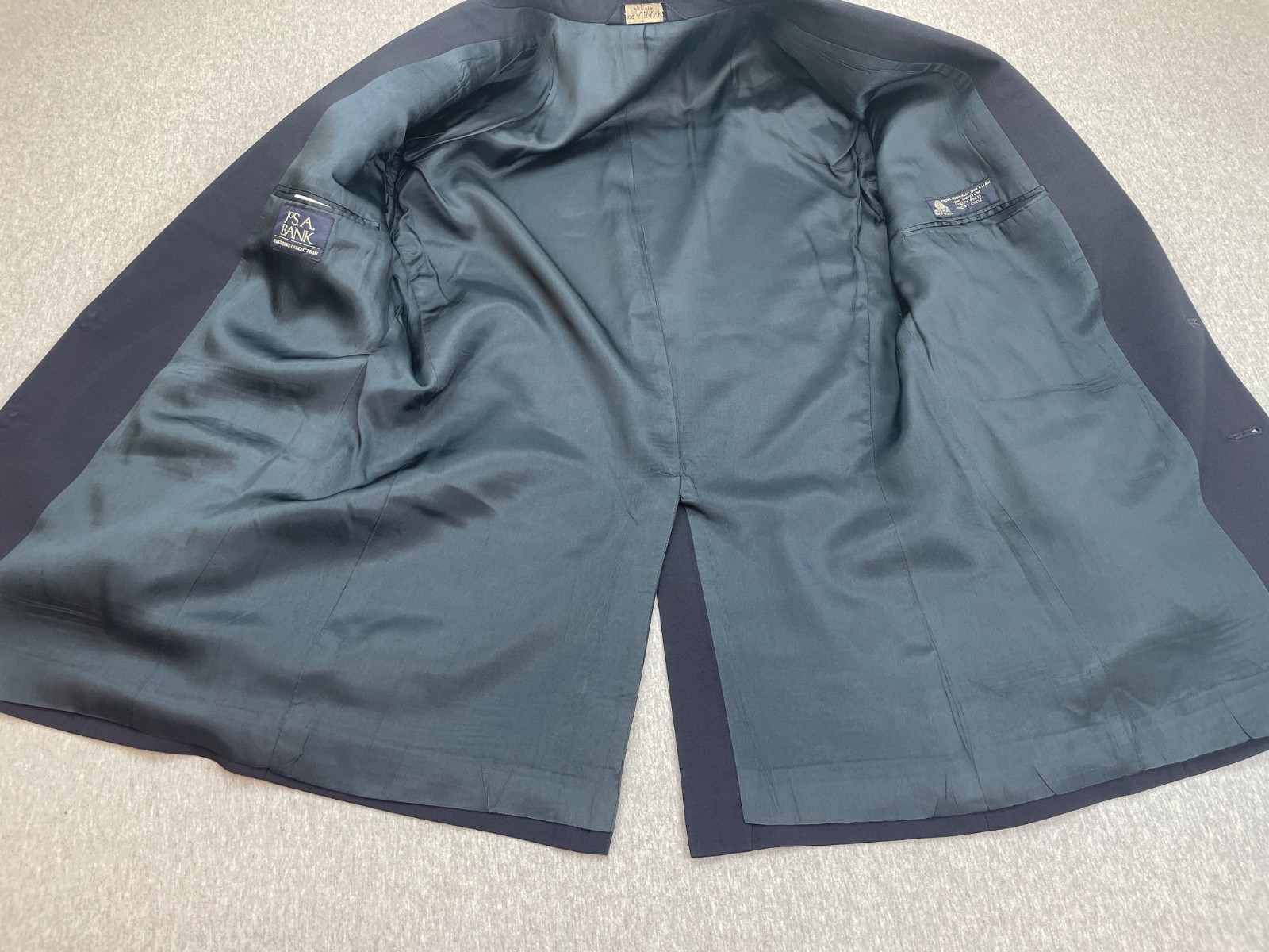 Jos A Bank Blazer Men 40R Navy Blue 100% Wool Single Vented 2-Button Executive