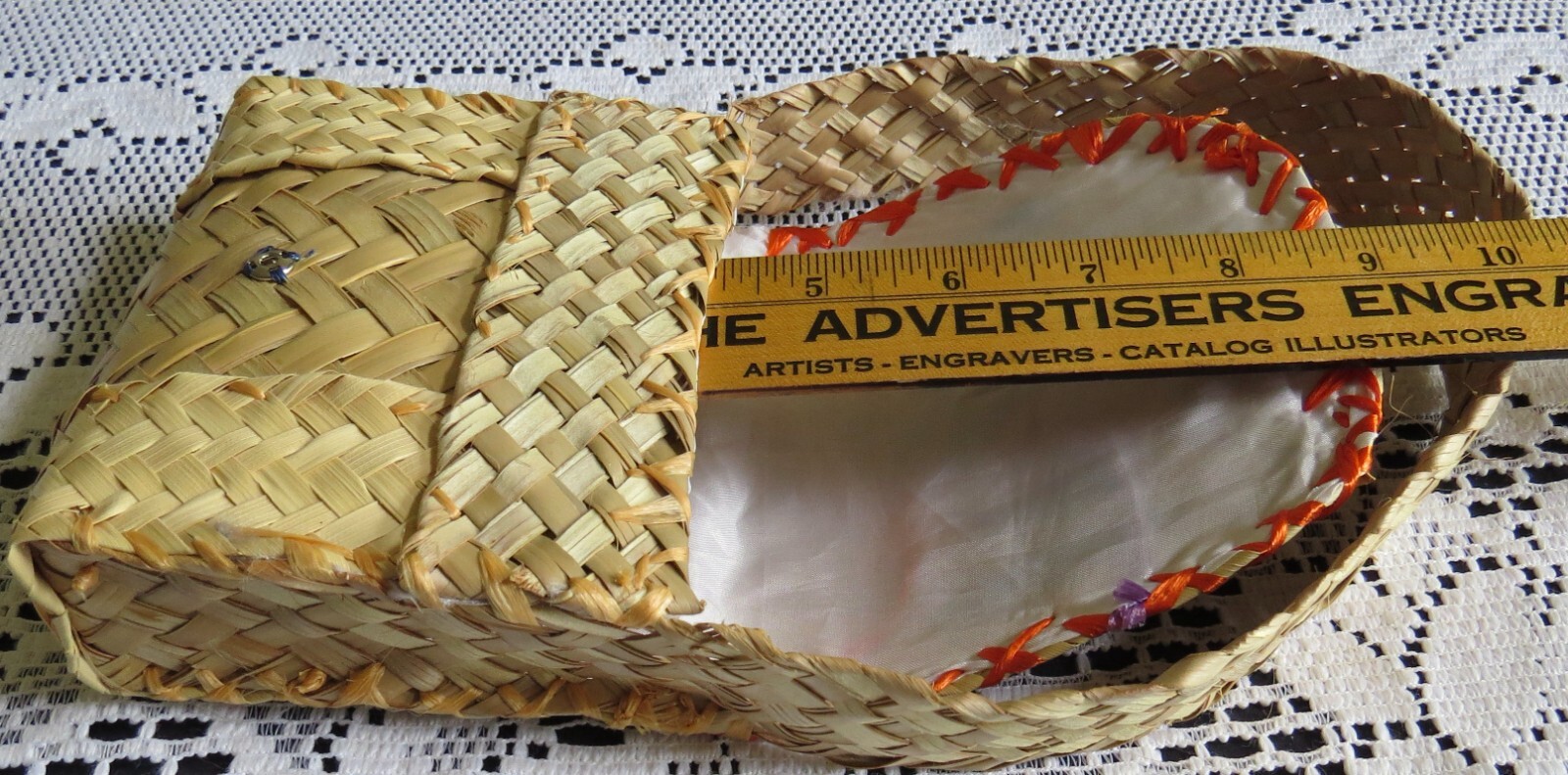 Handwoven Bahamas Straw Handbag Purse Rattan Floral Accents 5 – 1/4″ x 11 – 1/2″