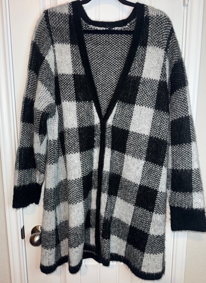 Torrid Checkered Button Front Fuzzy Cardigan Sweater Size 3X Black White Preppy